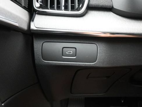 New 2026 Volvo XC90 B6 Ultra w/ Protection Package Premier AWD/4WD image 29