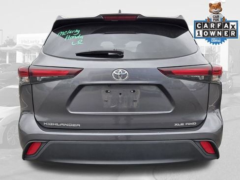 Used 2025 Toyota Highlander XLE AWD/4WD image 4