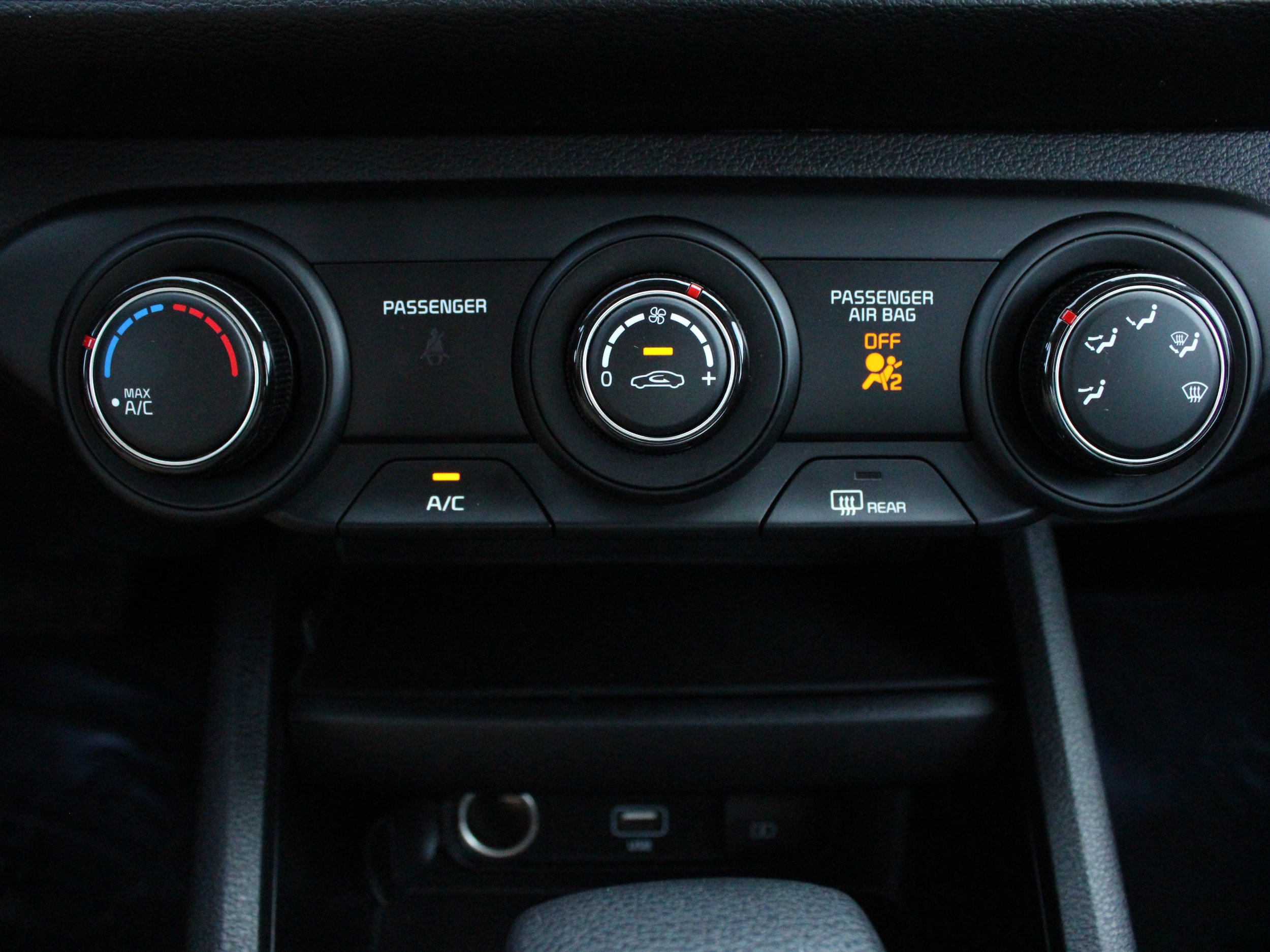 Used 2024 Kia Forte LXS w/ LXS Technology Package FWD image 21