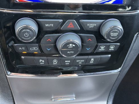 Used 2019 Jeep Grand Cherokee Altitude RWD image 29