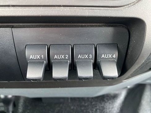 Used 2015 Ford F550 4x4 Regular Cab Super Duty image 25