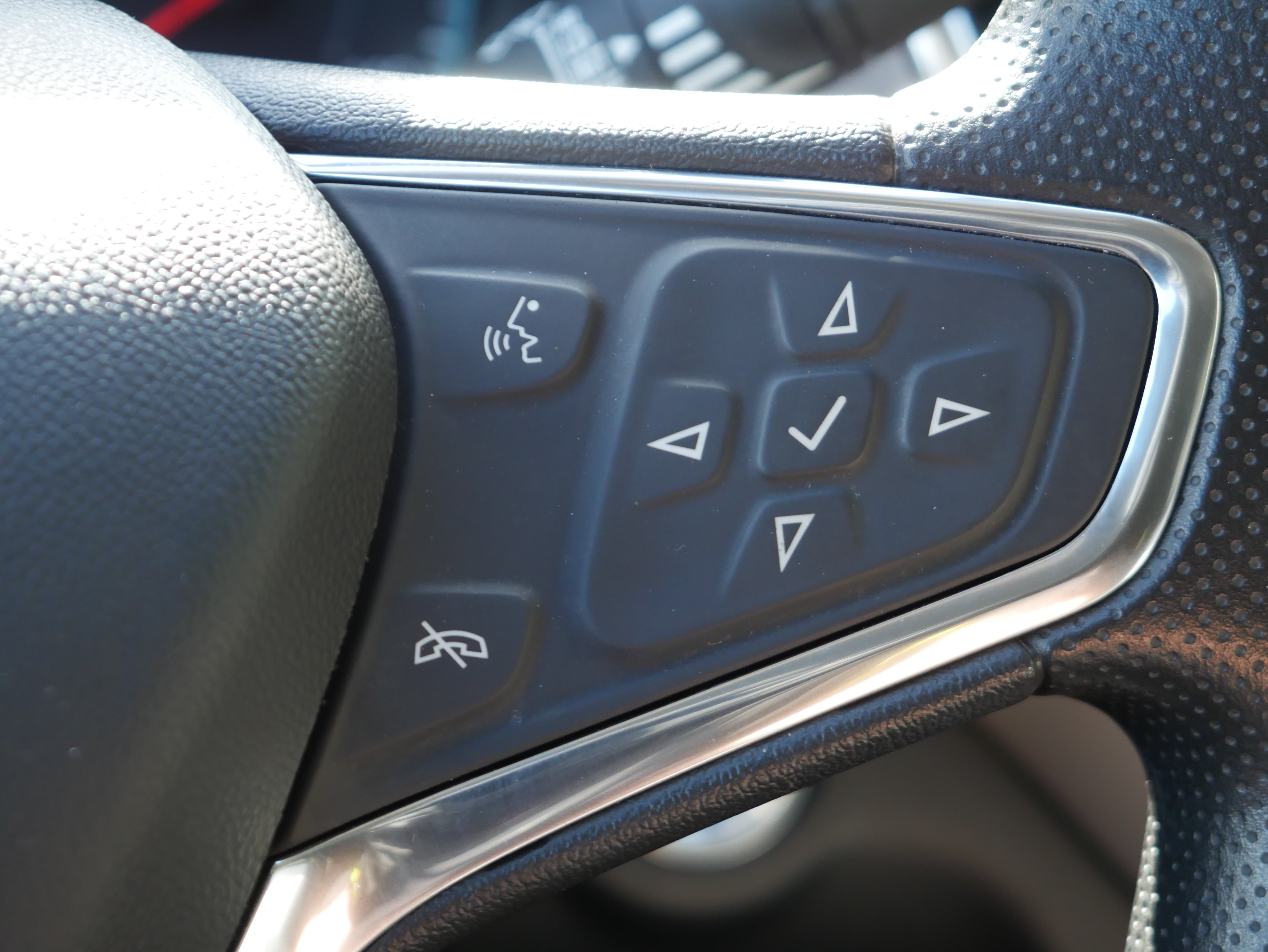 Used 2021 Chevrolet Equinox LS w/ LS Convenience Package AWD/4WD image 26