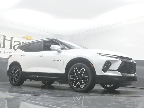 Used 2023 Chevrolet Blazer RS w/ Driver Confidence II Package FWD image 2