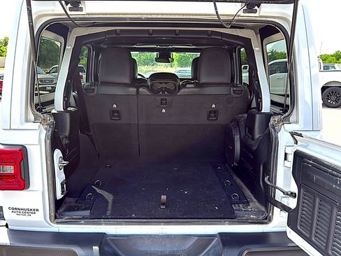 Used 2023 Jeep Wrangler Unlimited Rubicon w/ LED Lighting Group image 9