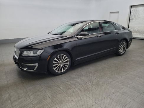 Used 2020 Lincoln MKZ image 2