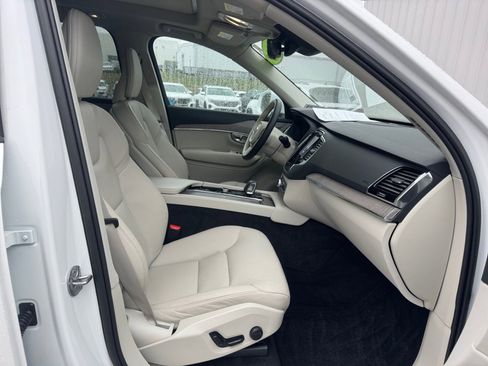Certified 2023 Volvo XC90 B5 Plus w/ Protection Package Premier image 32