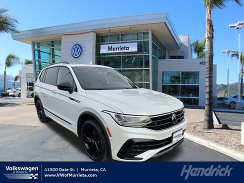 Used 2023 Volkswagen Tiguan SE R-Line image 1