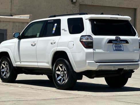 Used 2022 Toyota 4Runner TRD Off-Road Premium AWD/4WD image 5