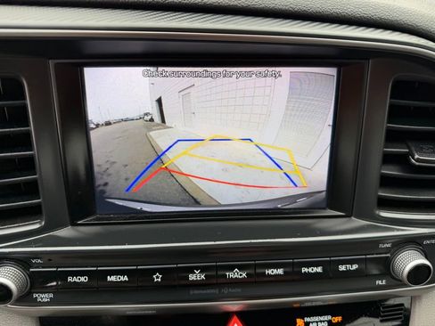 Used 2020 Hyundai Elantra SEL FWD image 21