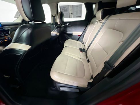 Used 2020 Ford Escape Titanium w/ Titanium Premium Package 2.0 image 29