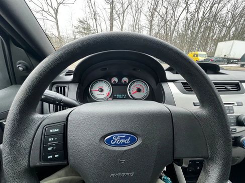 Used 2010 Ford Focus SE image 17