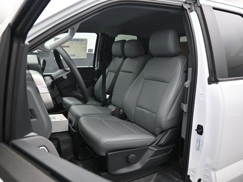 New 2026 Ford F450 XL w/ XL Chrome Package image 8