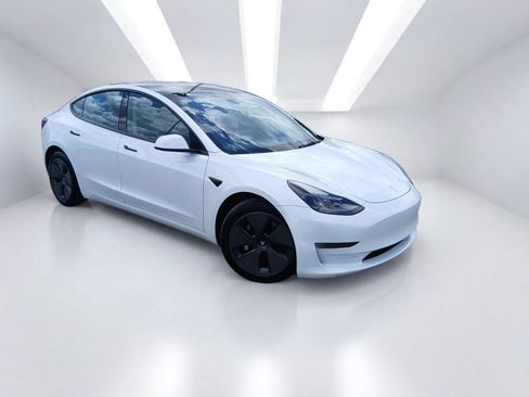 Used 2023 Tesla Model 3 Standard Range RWD image 1