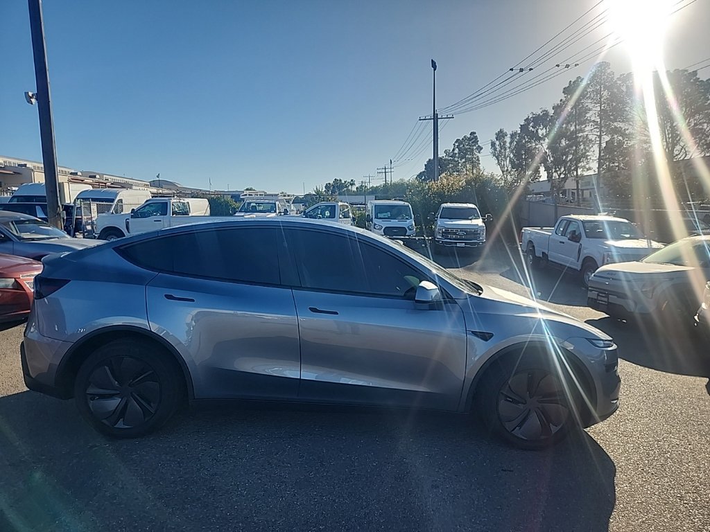 Used 2026 Tesla Model Y Long Range RWD image 16