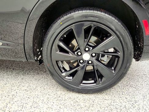 Used 2021 Buick Envision Essence w/ Technology Package I image 9