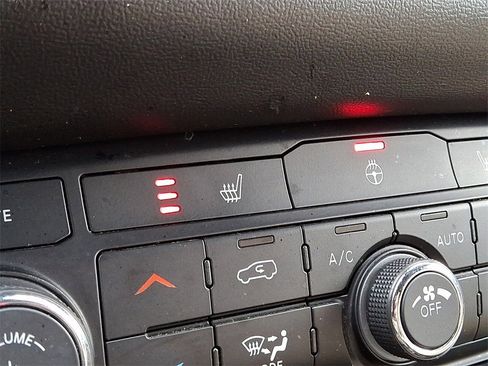 Used 2022 Dodge Durango GT image 25