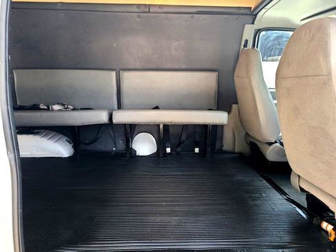 Used 2000 Ford E-250 and Econoline 250 Extended image 25