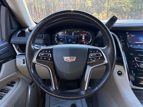 Used 2019 Cadillac Escalade Luxury image 18