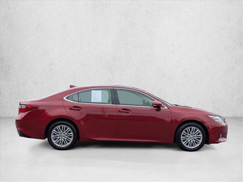 Used 2015 Lexus ES 350 w/ Luxury Package FWD image 4