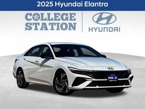 Used 2025 Hyundai Elantra Sport w/ Cargo Package FWD image 3