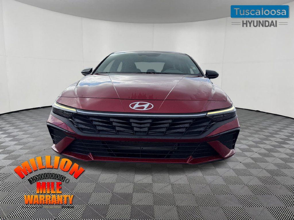 Used 2025 Hyundai Elantra Sport FWD image 9