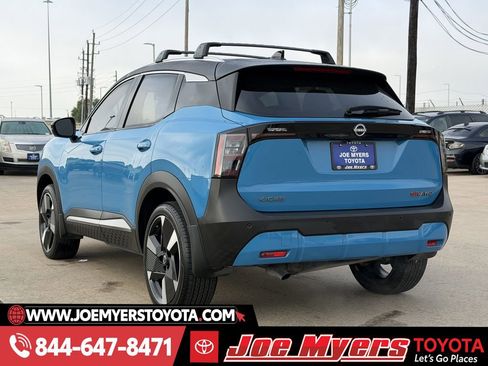 Used 2025 Nissan Kicks SR w/ Illumination Package image 7