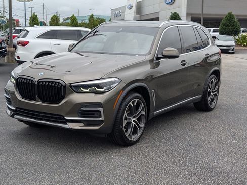 Used 2022 BMW X5 sDrive40i w/ Premium Package RWD image 2