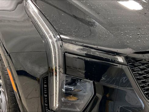 Used 2025 Cadillac XT4 Sport image 33