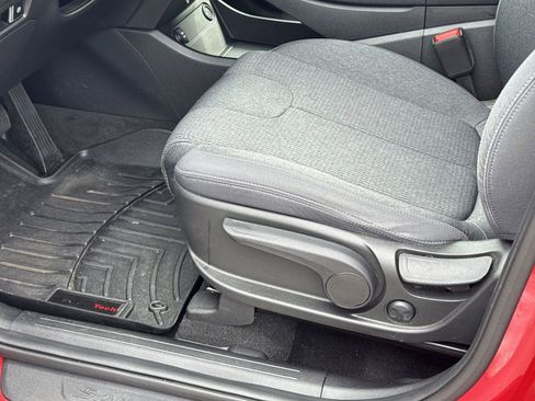 Used 2023 Hyundai Santa Fe SE image 17