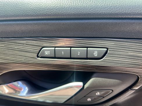 Used 2024 GMC Terrain SLT AWD/4WD image 15