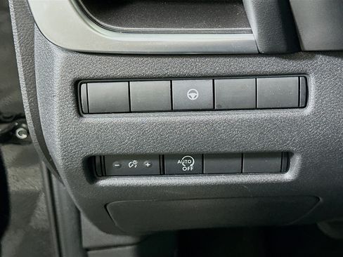 Used 2023 Nissan Rogue SV FWD image 16