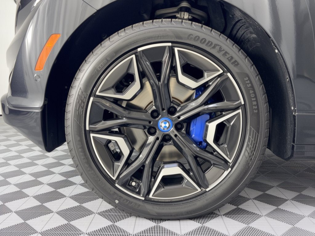 Certified 2024 BMW iX xDrive50 w/ Premium Package AWD/4WD image 13
