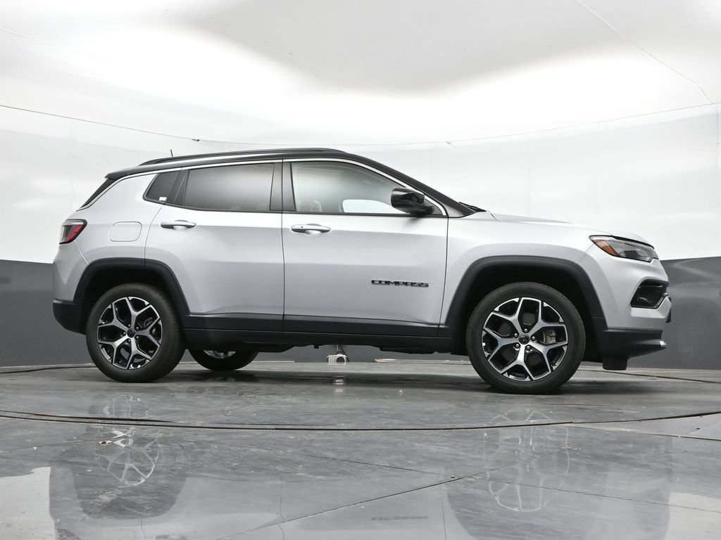 Used 2025 Jeep Compass Limited AWD/4WD image 42