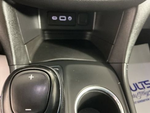 Used 2020 Chevrolet Equinox LT w/ Driver Convenience Package AWD/4WD image 29