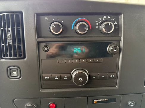 Used 2013 GMC Savana 1500 AWD image 19