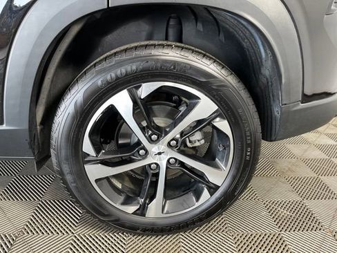 Used 2024 Chevrolet Trax RS FWD image 11