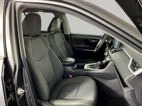 Used 2022 Toyota RAV4 XLE FWD image 30