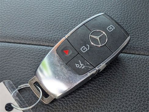 Used 2023 Mercedes-Benz CLA 250 image 31