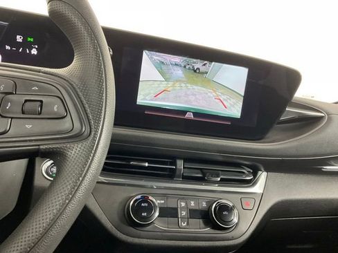Used 2025 Buick Envista Preferred FWD image 24