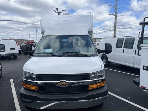 New 2024 Chevrolet Express 3500 w/ Power Convenience Package RWD image 3