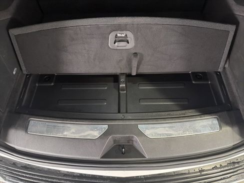 Used 2021 Cadillac Escalade ESV Sport Platinum image 9