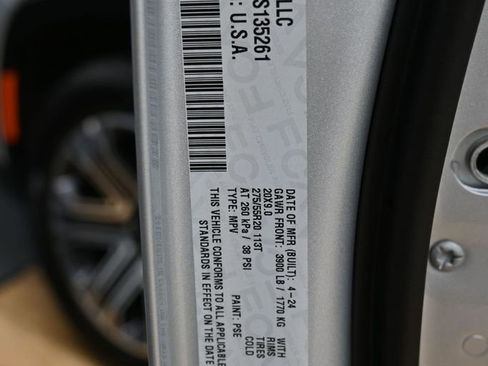 Used 2024 Jeep Wagoneer L Series II RWD image 41