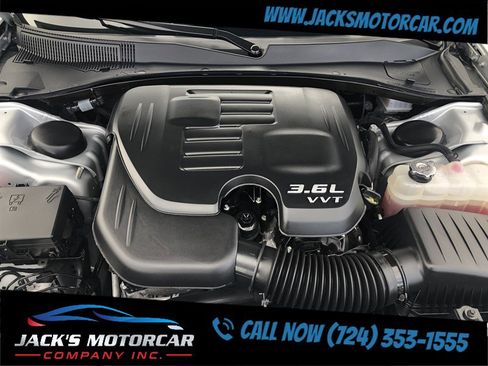 Used 2022 Chrysler 300 Touring w/ Sport Appearance Package image 34