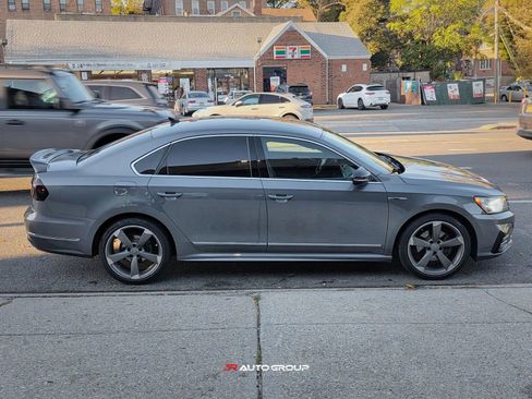 Used 2017 Volkswagen Passat 1.8T R-Line image 4