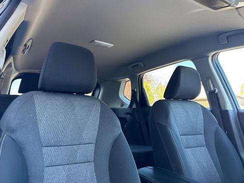 Used 2024 Nissan Rogue SV image 17