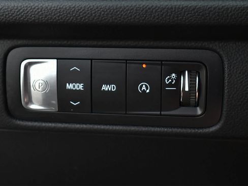 Used 2024 Chevrolet Traverse Z71 w/ LPO, Floor Liner Package AWD/4WD image 23