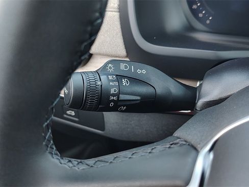 New 2026 Volvo XC90 B6 Plus image 18