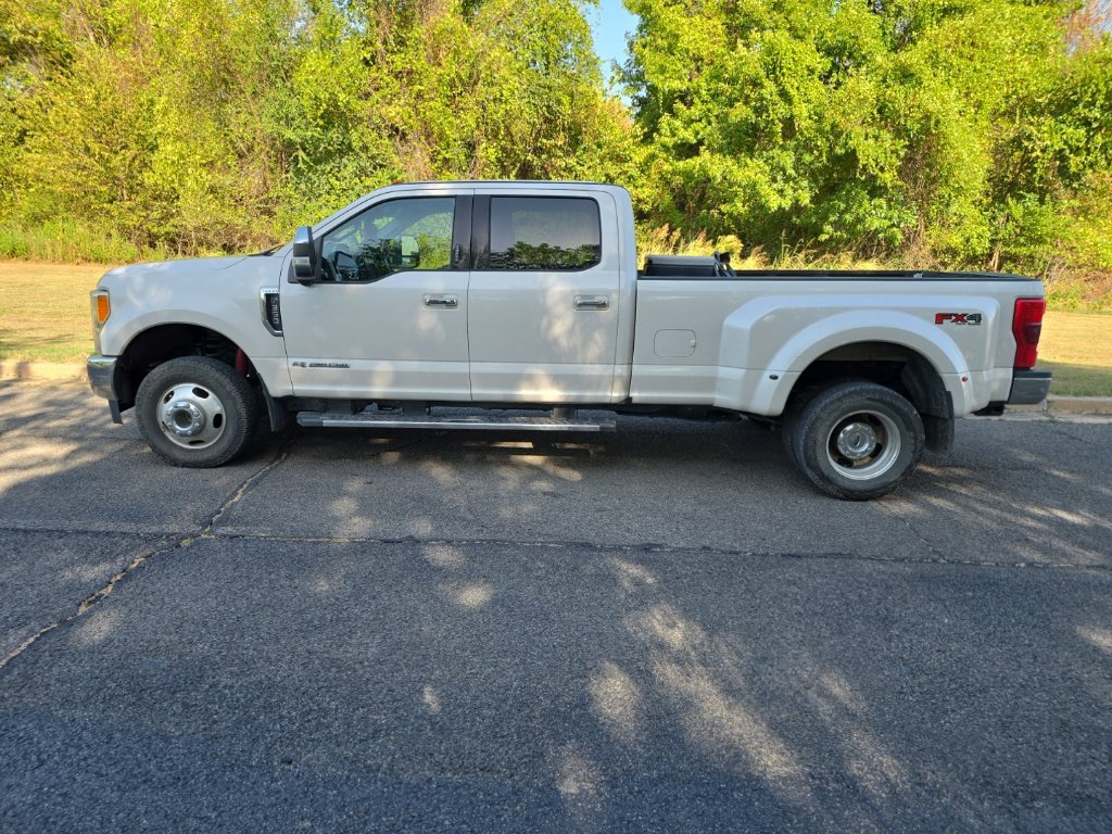 Used 2017 Ford F350 Lariat w/ Lariat Ultimate Package AWD/4WD image 1