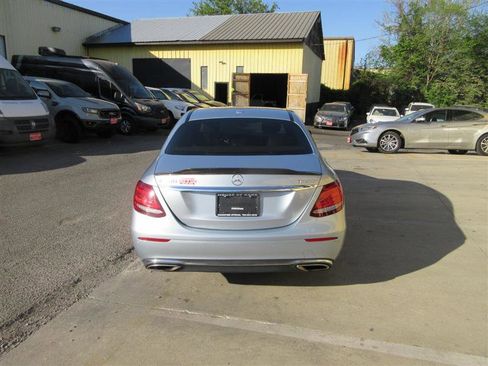 Used 2017 Mercedes-Benz E 300 4MATIC w/ Premium 3 Package image 4