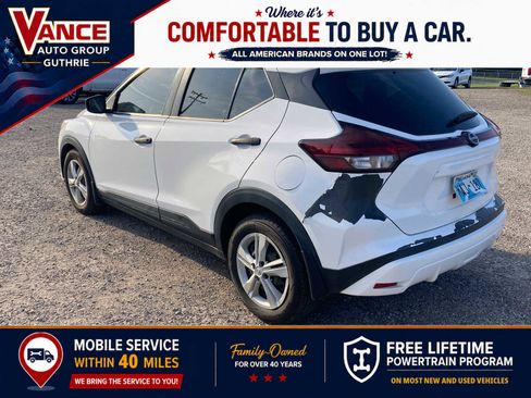 Used 2022 Nissan Kicks S FWD image 5